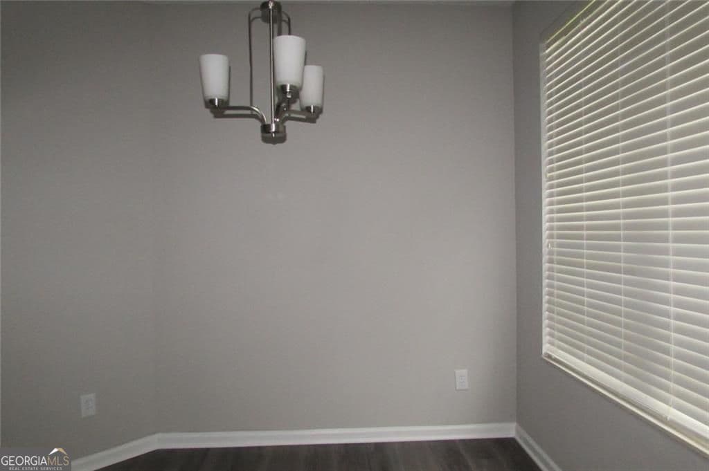 3 bedroom, 2.5 bathroom, 1,918 sq ft single family residence for sale at 5901 Ravensway Drive, Lithonia, GA 30058 — photo 6