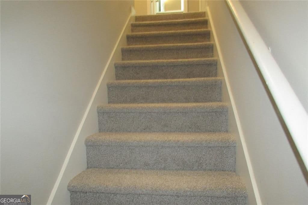 3 bedroom, 2.5 bathroom, 1,918 sq ft single family residence for sale at 5901 Ravensway Drive, Lithonia, GA 30058 — photo 9