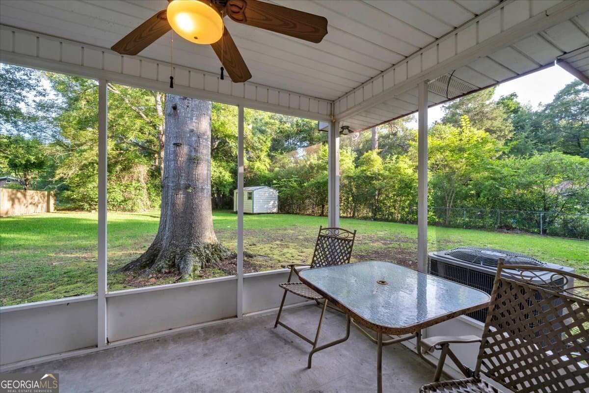 3 bedroom, 2 bathroom, 1,112 sq ft single family residence for sale at 413 Davis Drive, Centerville, GA 31028 — photo 6