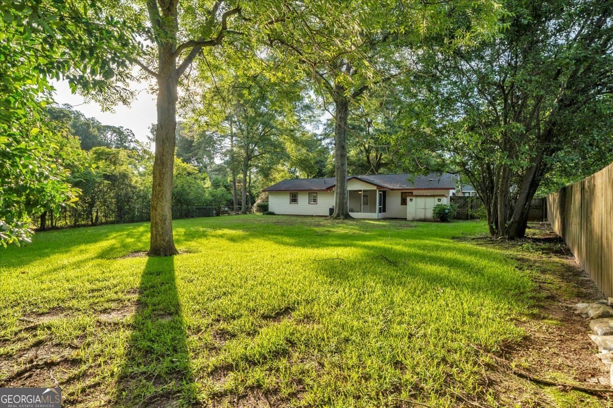 3 bedroom, 2 bathroom, 1,112 sq ft single family residence for sale at 413 Davis Drive, Centerville, GA 31028 — photo 4