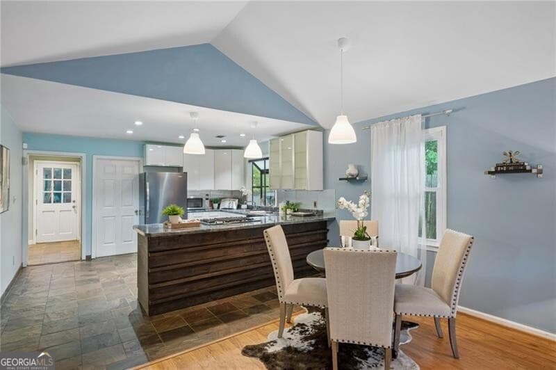 2 bedroom, 2 bathroom, 1,072 sq ft single family residence for sale at 2580 Forrest Avenue, Atlanta, GA 30318 — photo 6