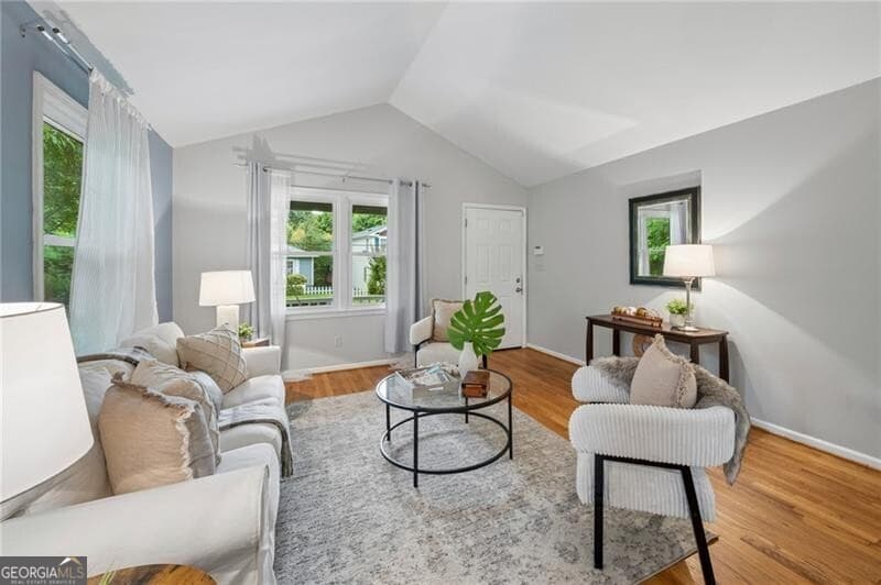2 bedroom, 2 bathroom, 1,072 sq ft single family residence for sale at 2580 Forrest Avenue, Atlanta, GA 30318 — photo 5