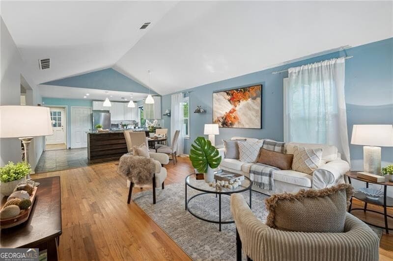2 bedroom, 2 bathroom, 1,072 sq ft single family residence for sale at 2580 Forrest Avenue, Atlanta, GA 30318 — photo 9