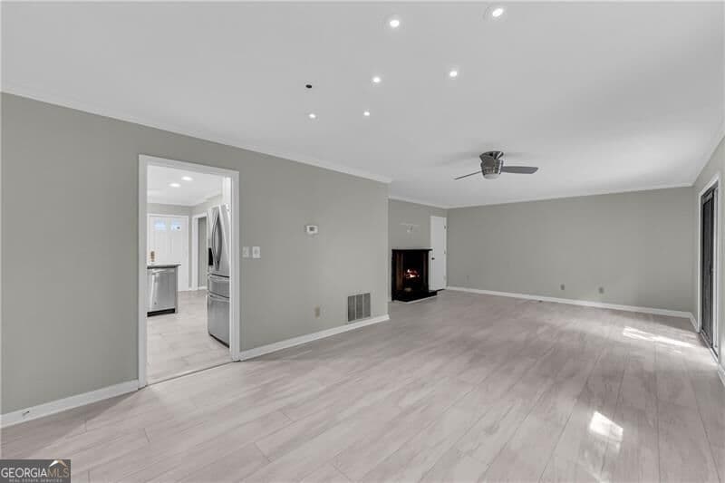 3 bedroom, 3.5 bathroom, 2,744 sq ft condominium for sale at 1493 Ashford Place, Atlanta, GA 30319 — photo 6