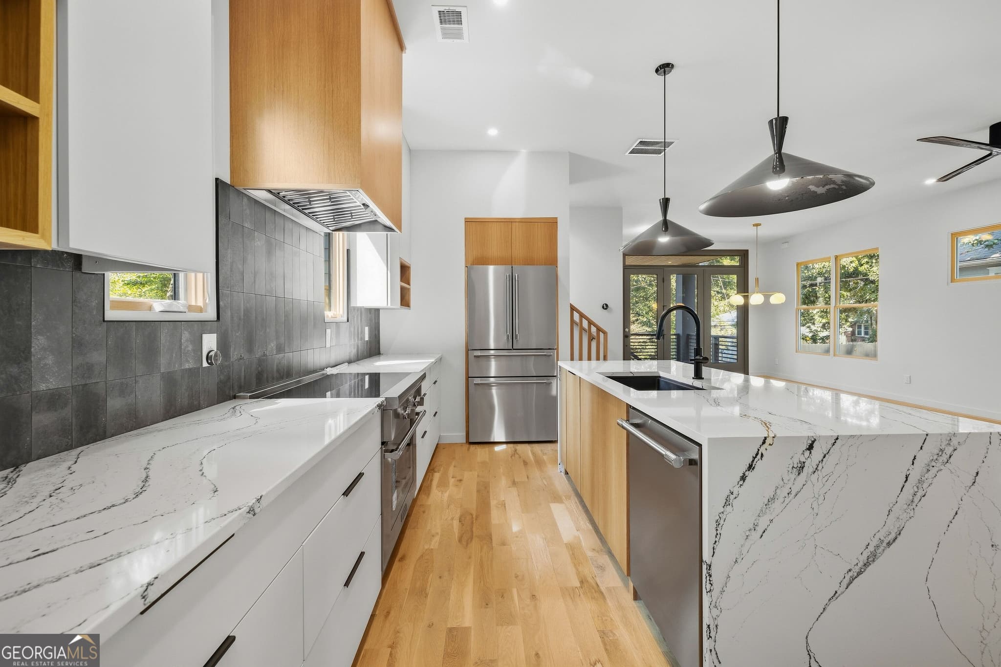 5 bedroom, 4 bathroom, 2,459 sq ft townhouse for sale at 1010 Boulevard A, Atlanta, GA 30312 — photo 6
