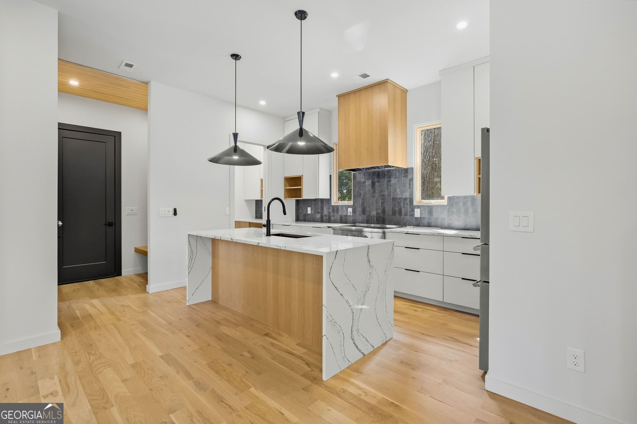 5 bedroom, 4 bathroom, 2,459 sq ft townhouse for sale at 1010 Boulevard A, Atlanta, GA 30312 — photo 5