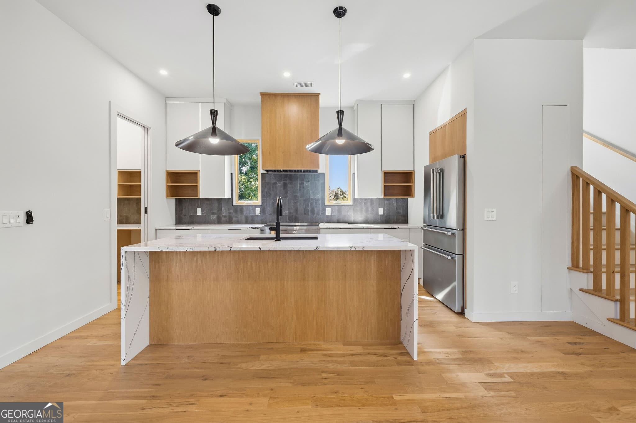 5 bedroom, 4 bathroom, 2,459 sq ft townhouse for sale at 1010 Boulevard A, Atlanta, GA 30312 — photo 4