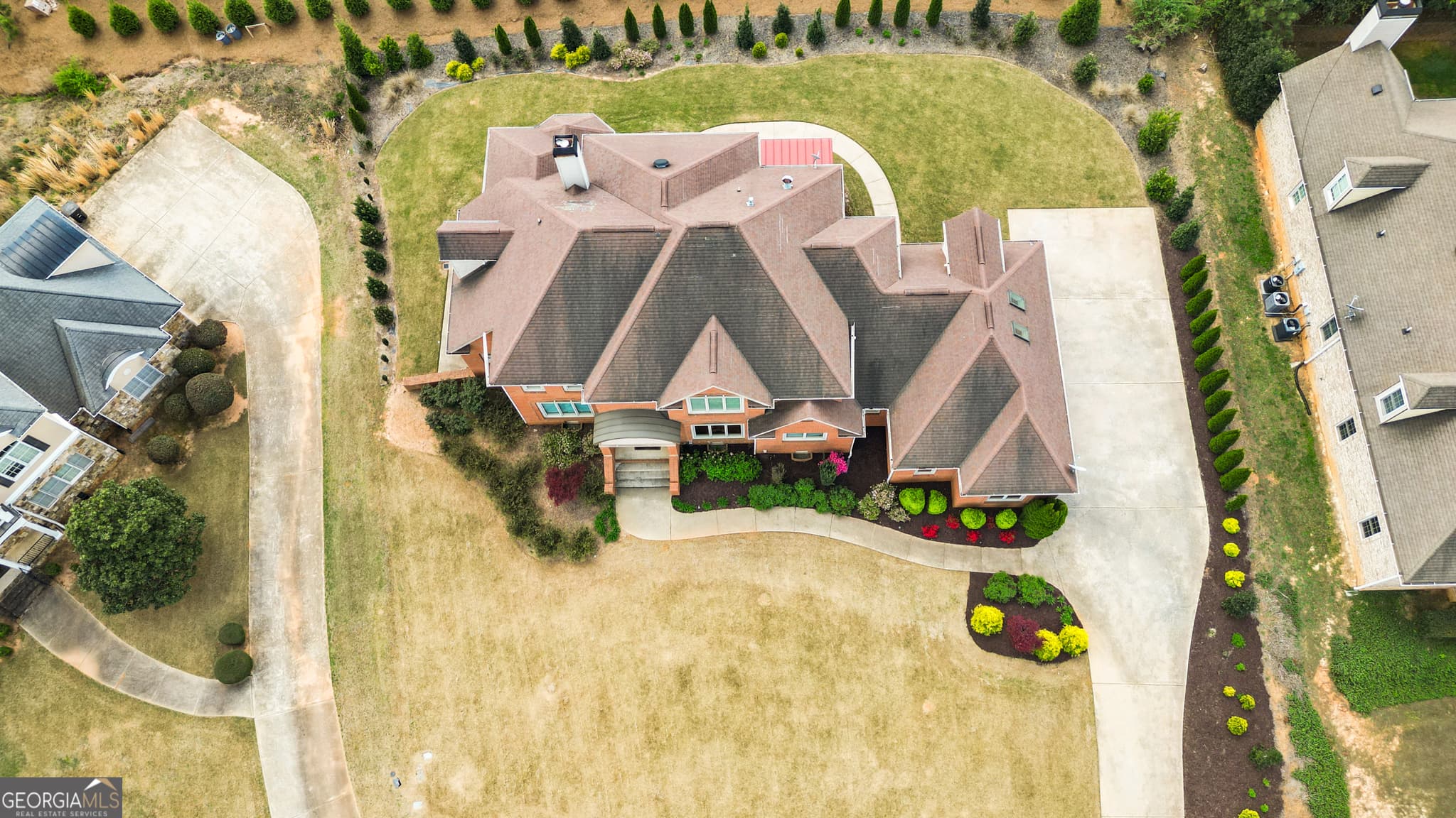 6 bedroom, 5.5 bathroom, 5,756 sq ft single family residence for sale at 5653 Tuxedo Drive, Douglasville, GA 30135 — photo 4