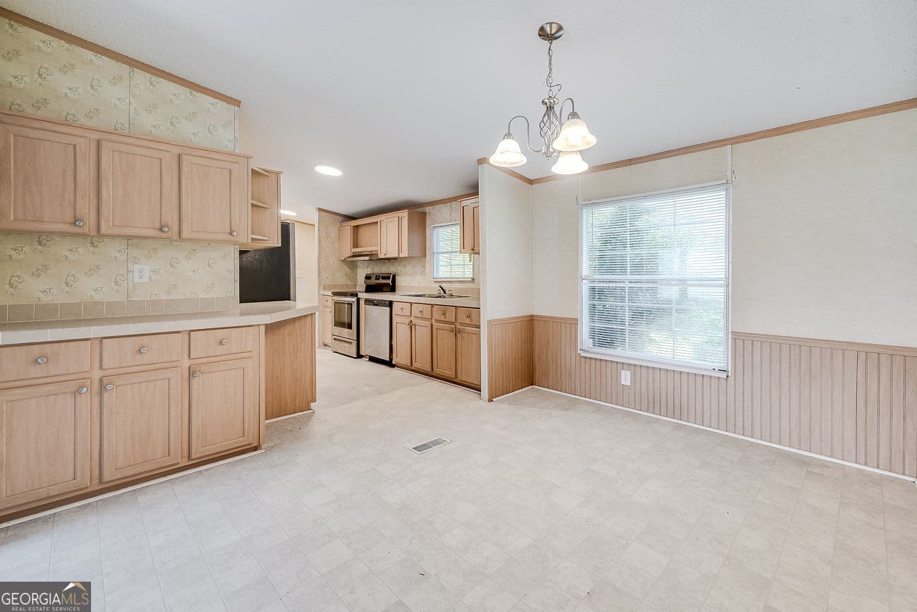 3 bedroom, 2 bathroom, 1,456 sq ft manufactured home,single family residence for sale at 437 Burkhalter Circle, Claxton, GA 30417 — photo 9