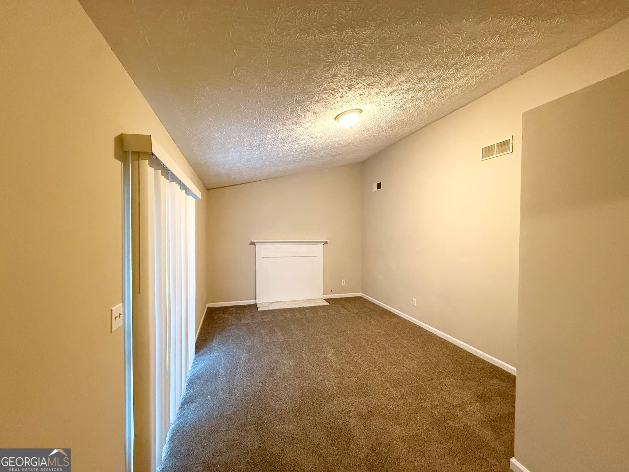 4 bedroom, 2.5 bathroom, 1,688 sq ft single family residence for sale at 3920 Melanie Woods Drive, South Fulton, GA 30349 — photo 9