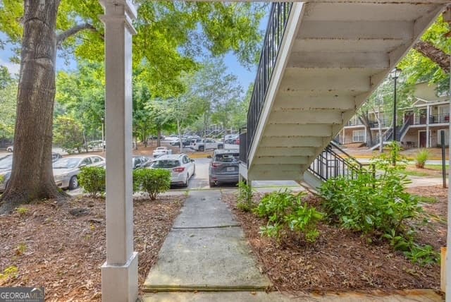 2 bedroom, 2 bathroom condominium for rent at 490 Barnett Shoals Road 205, Athens, GA 30605 for $1,800 a month — photo 3
