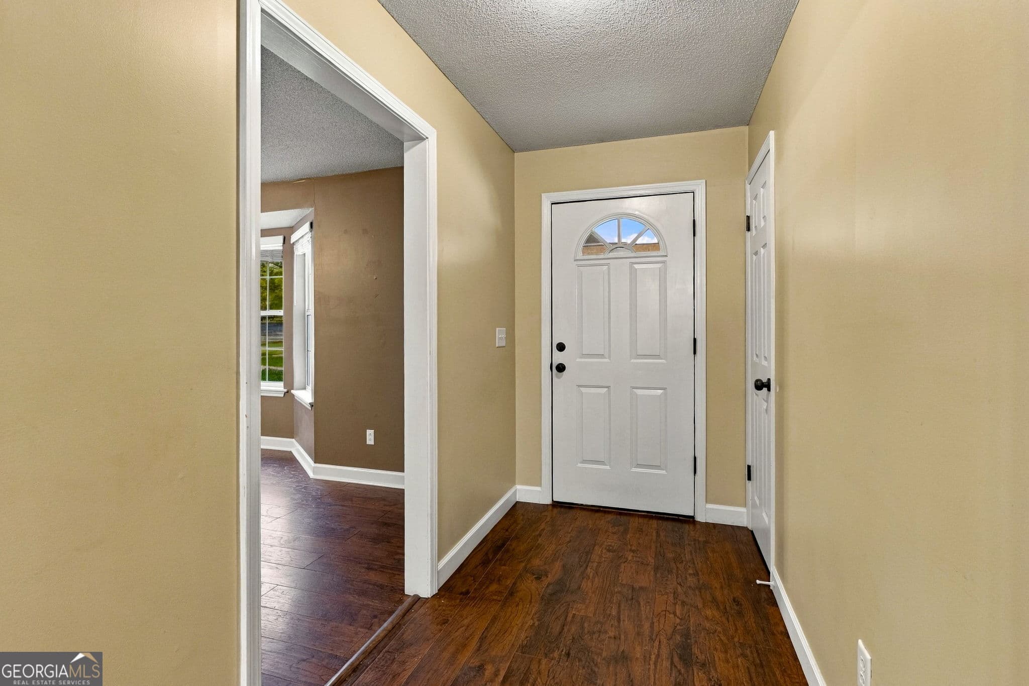 3 bedroom, 2 bathroom, 1,748 sq ft single family residence for sale at 117 BLACKBERRY Trail, Juliette, GA 31046 — photo 2