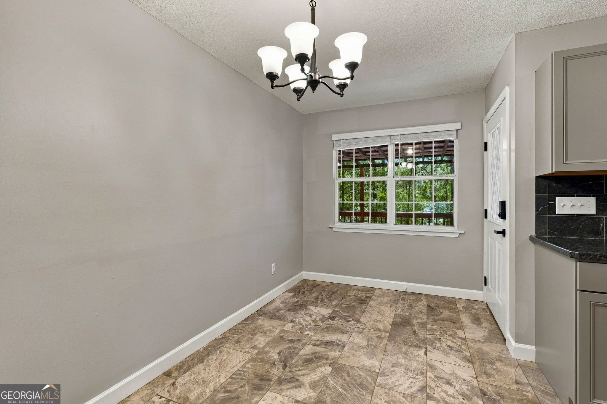 3 bedroom, 2 bathroom, 1,748 sq ft single family residence for sale at 117 BLACKBERRY Trail, Juliette, GA 31046 — photo 10