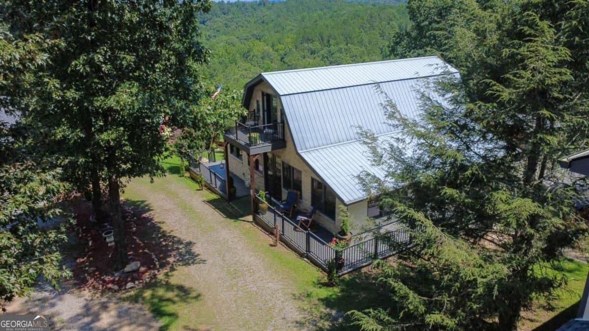 3 bedroom, 3 bathroom, 2,200 sq ft single family residence for rent at 268 Creek Bank Drive A, Talking Rock, GA 30175 for $3,500 a month — photo 6