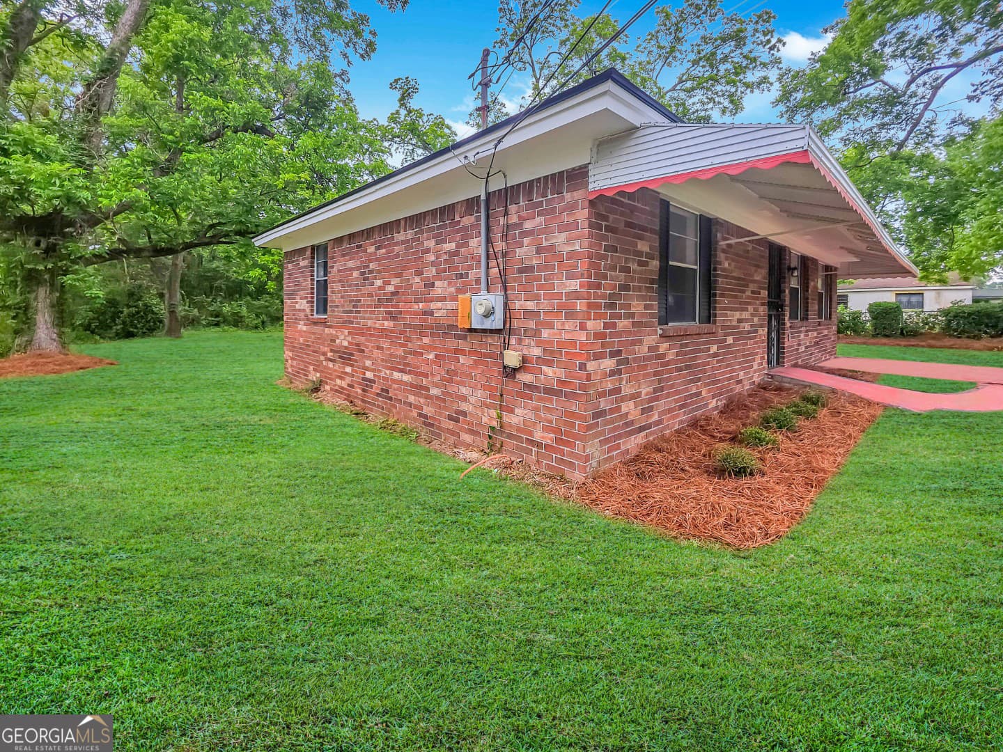 2 bedroom, 1 bathroom, 875 sq ft single family residence for sale at 3911 5th Street, Savannah, GA 31408 — photo 2