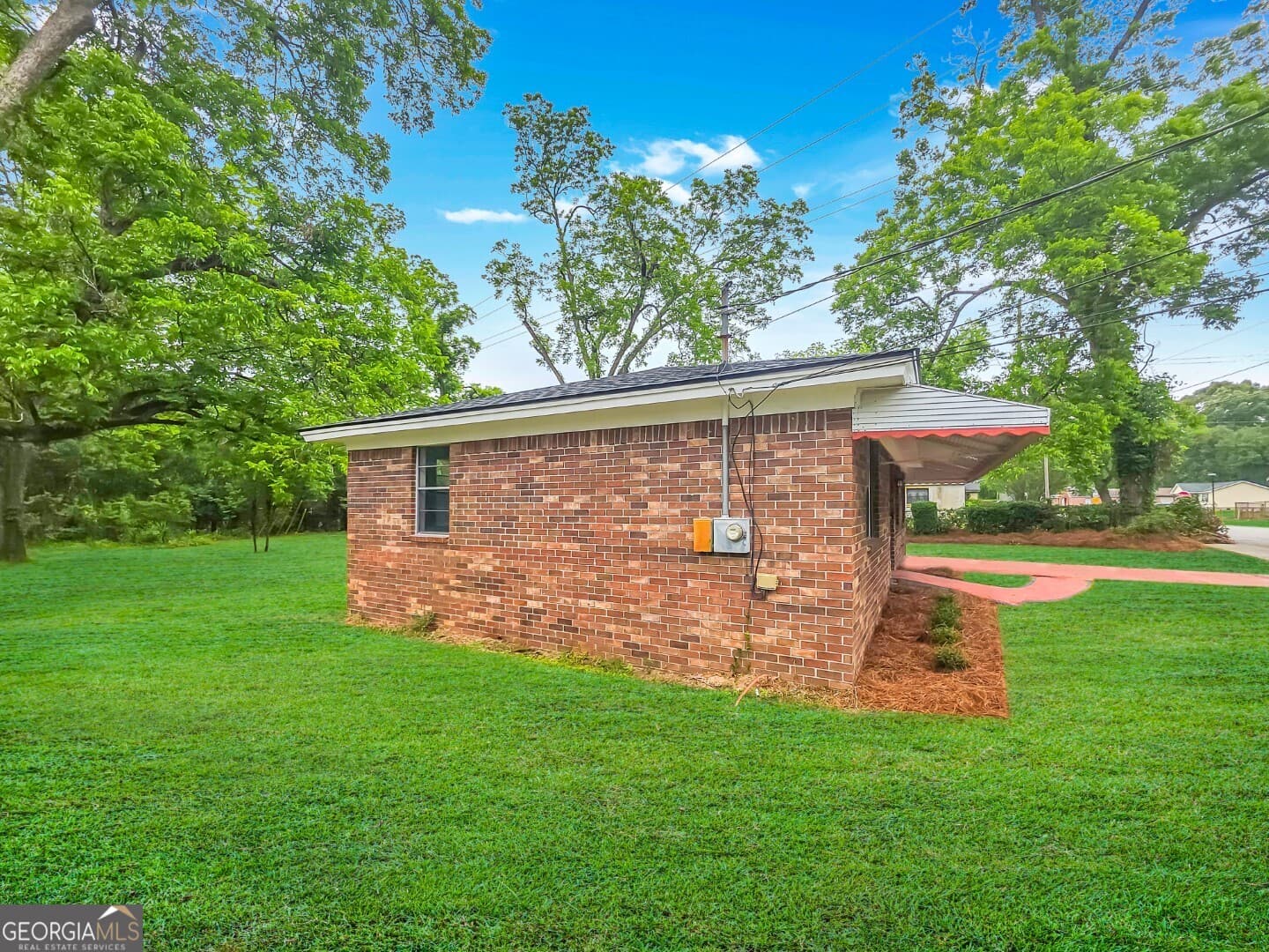 2 bedroom, 1 bathroom, 875 sq ft single family residence for sale at 3911 5th Street, Savannah, GA 31408 — photo 3