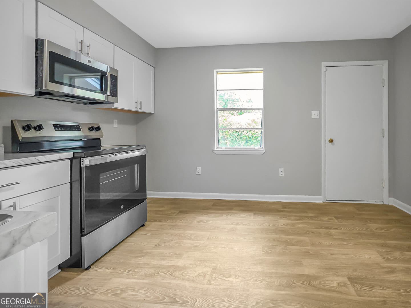 2 bedroom, 1 bathroom, 875 sq ft single family residence for sale at 3911 5th Street, Savannah, GA 31408 — photo 8