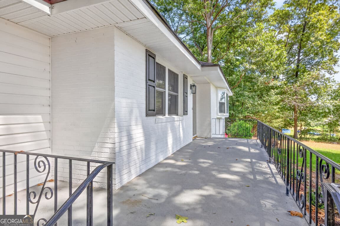 3 bedroom, 2 bathroom, 1,684 sq ft single family residence for sale at 3141 Highway 172, Bowman, GA 30624 — photo 3
