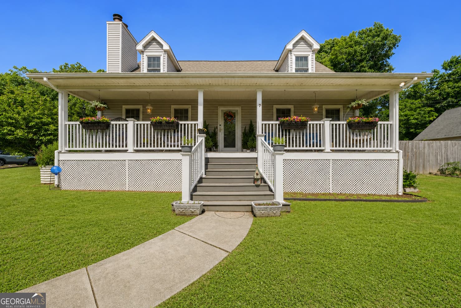 4 bedroom, 3 bathroom, 2,912 sq ft single family residence sold at 7 College View Drive, Rome, GA 30161