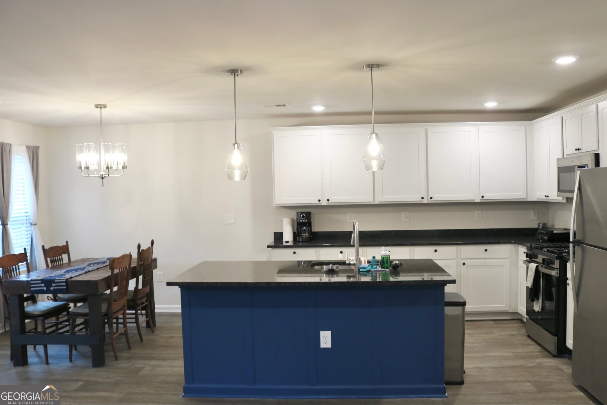 4 bedroom, 2.5 bathroom, 2,015 sq ft single family residence for rent at 204 River Meadow Drive, Lagrange, GA 30241 for $3,200 a month — photo 6