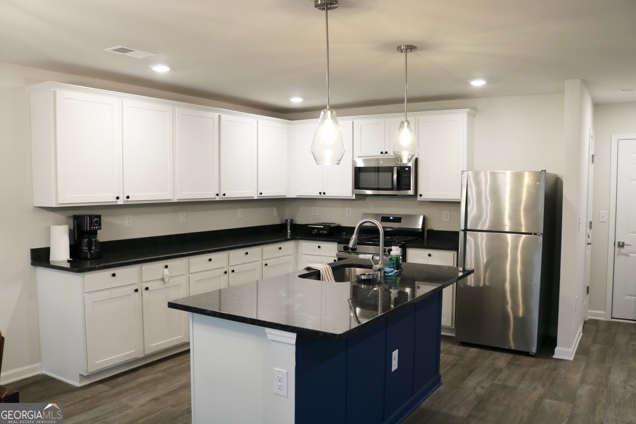 4 bedroom, 2.5 bathroom, 2,015 sq ft single family residence for rent at 204 River Meadow Drive, Lagrange, GA 30241 for $3,200 a month — photo 7