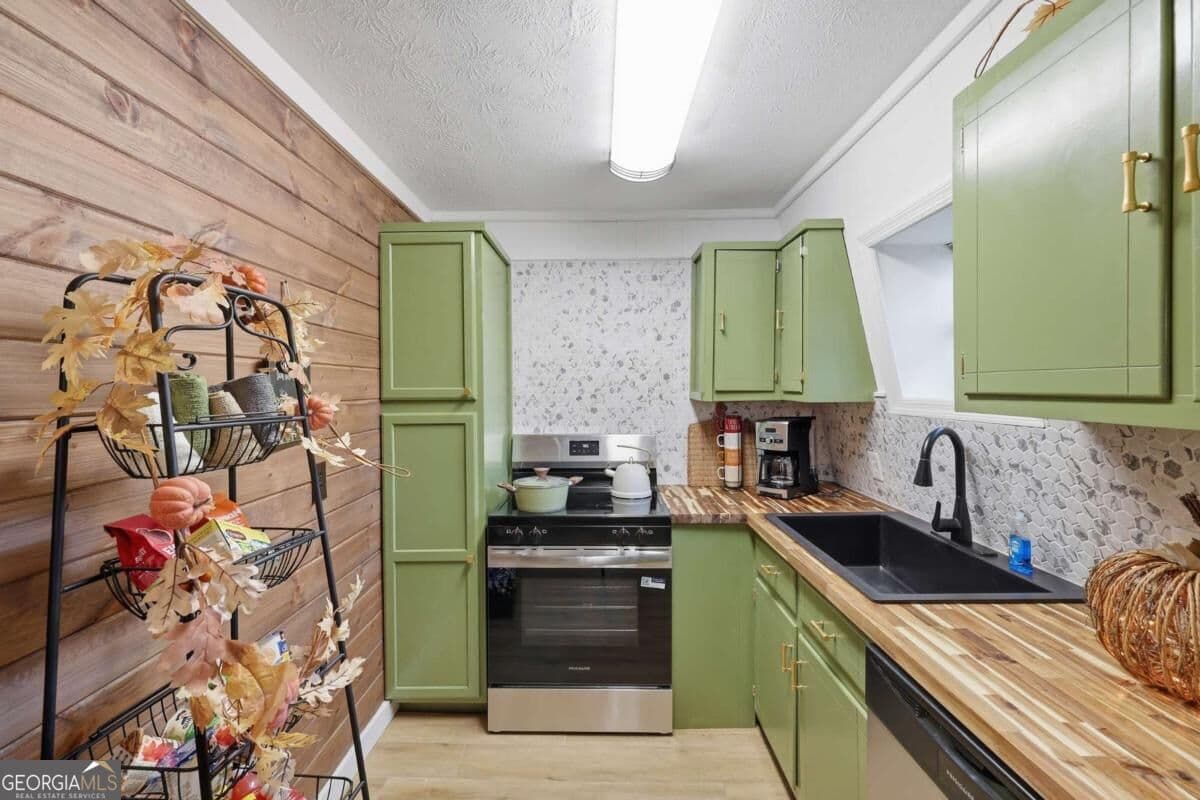 3 bedroom, 2 bathroom, 1,280 sq ft single family residence for sale at 375 Wilbanks Street, Baldwin, GA 30511 — photo 8
