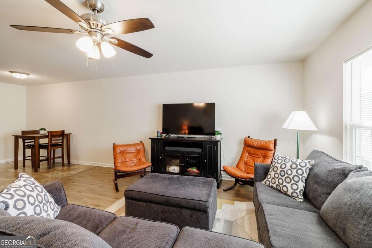 3 bedroom, 2.5 bathroom, 1,497 sq ft single family residence for sale at 304 Samuel Clemens Way, Athens, GA 30607 — photo 6
