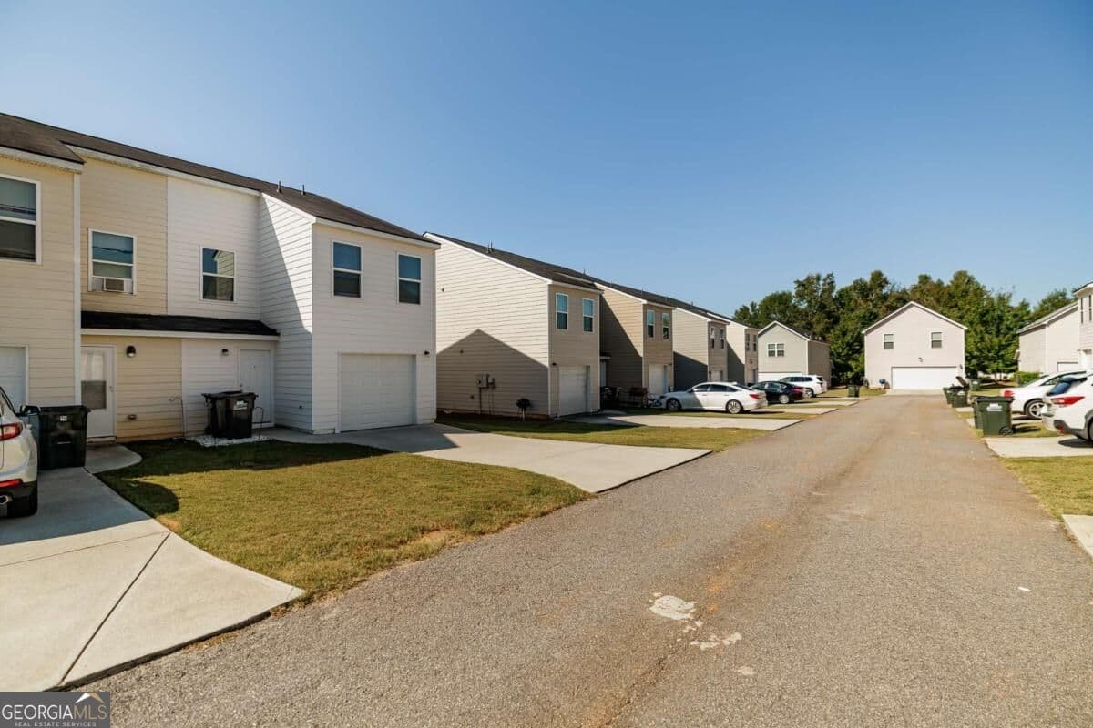 3 bedroom, 2.5 bathroom, 1,497 sq ft single family residence for sale at 304 Samuel Clemens Way, Athens, GA 30607 — photo 3