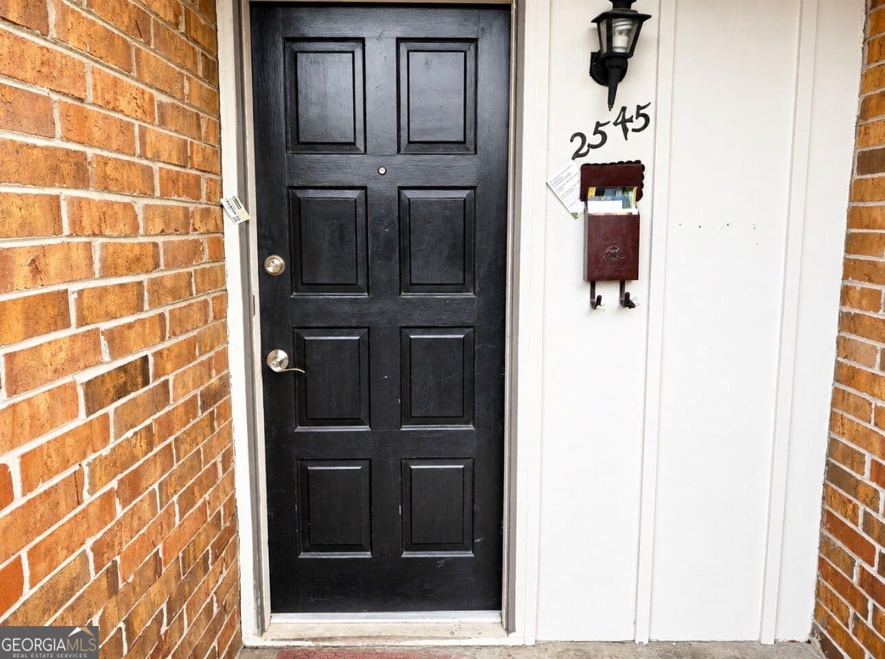 2 bedroom, 1.5 bathroom, 1,092 sq ft condominium for sale at 2545 Bradford Square, Atlanta, GA 30345 — photo 2