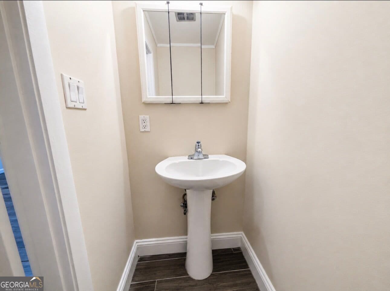 2 bedroom, 1.5 bathroom, 1,092 sq ft condominium for sale at 2545 Bradford Square, Atlanta, GA 30345 — photo 4
