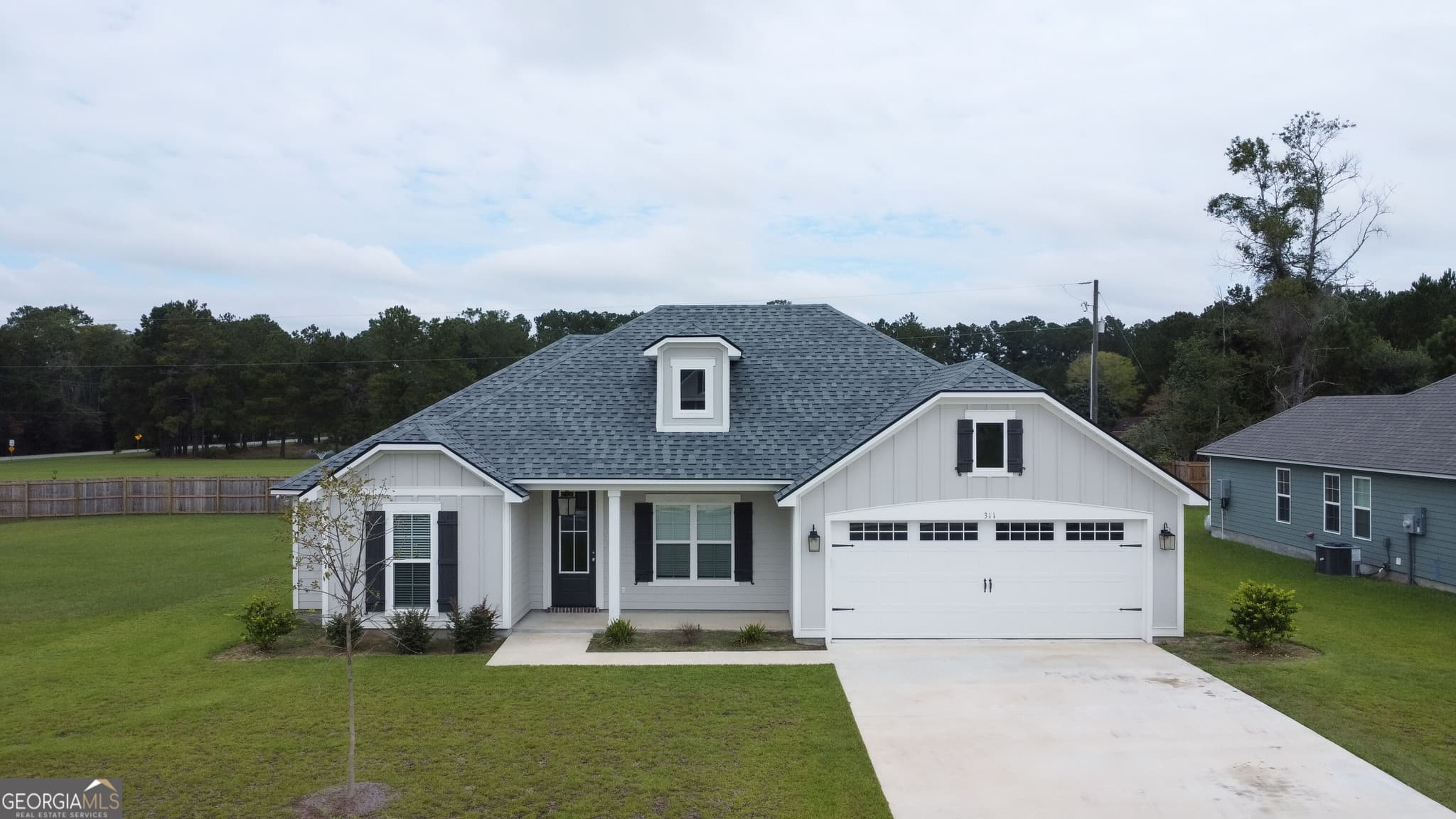 4 bedroom, 2 bathroom, 1,658 sq ft single family residence for sale at 311 McNeal Heritage Circle, Hahira, GA 31632