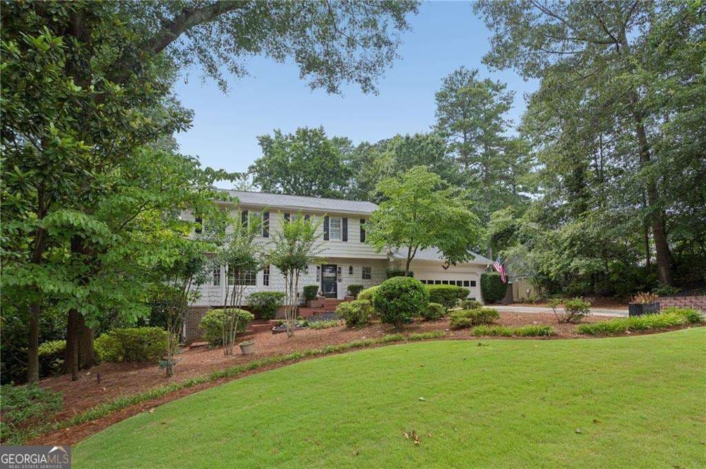 4 bedroom, 3.5 bathroom, 3,262 sq ft single family residence for sale at 3825 Creekview Drive, Marietta, GA 30068 — photo 6