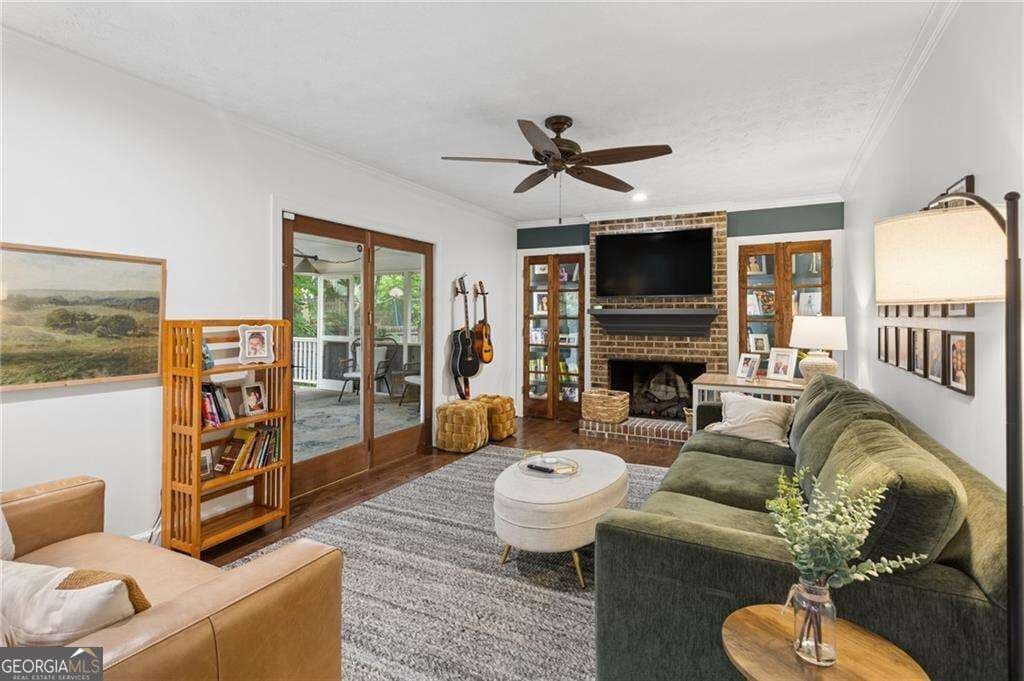 4 bedroom, 3.5 bathroom, 3,262 sq ft single family residence for sale at 3825 Creekview Drive, Marietta, GA 30068 — photo 7