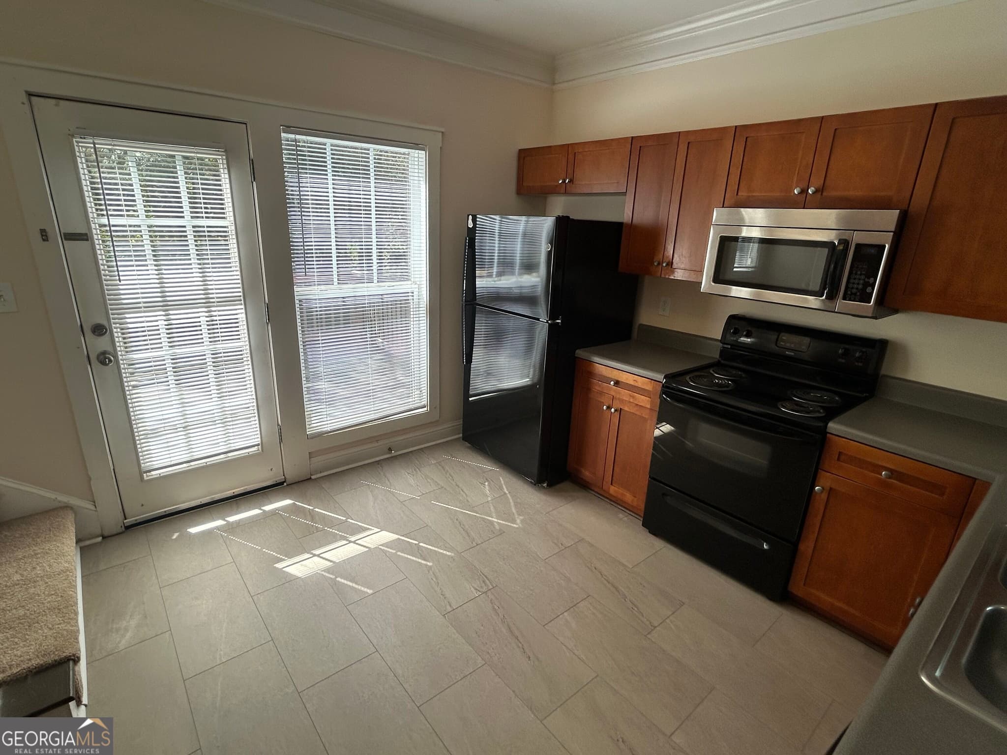 4 bedroom, 4 bathroom, 1,746 sq ft single family residence for rent at 2060 Lakeside Drive, Athens, GA 30605 for $2,500 a month — photo 8