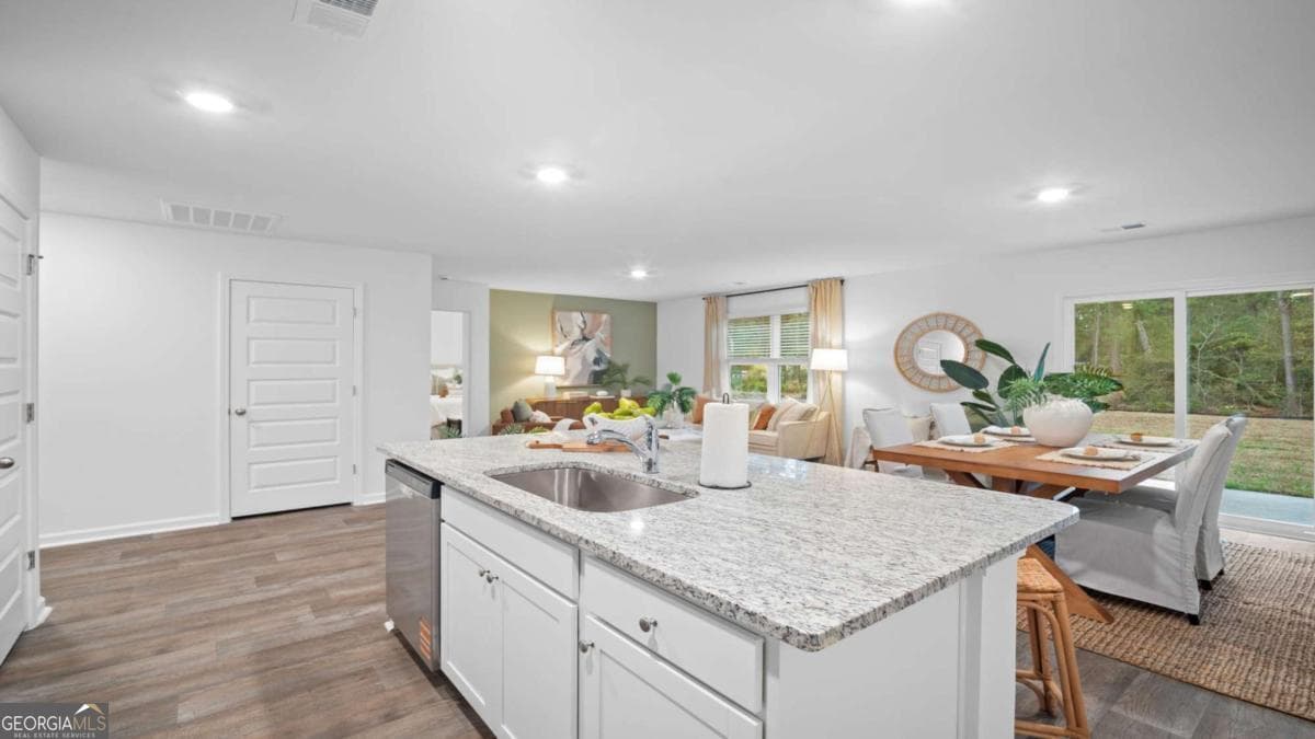 4 bedroom, 2 bathroom, 1,497 sq ft single family residence for sale at 117 Serenoa Drive, Guyton, GA 31312 — photo 4