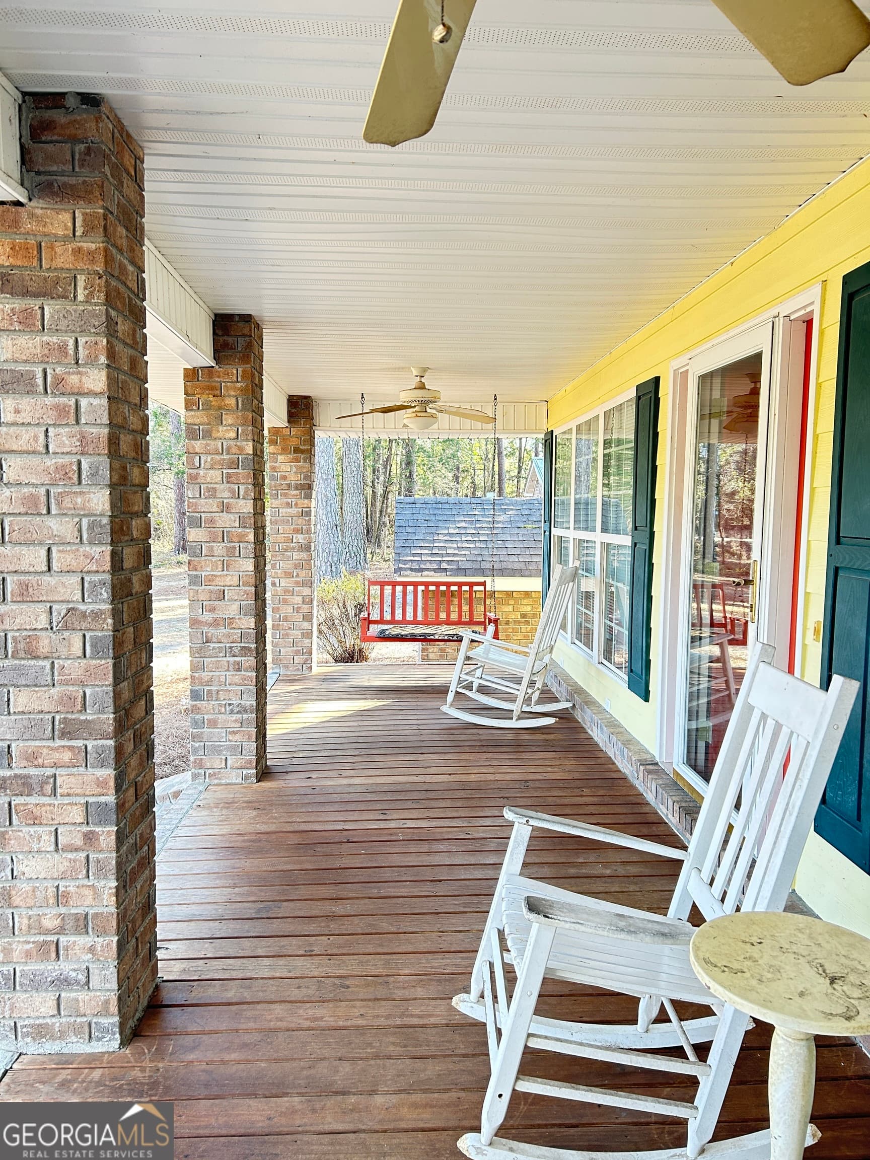 2 bedroom, 2 bathroom, 1,934 sq ft single family residence for sale at 1564 Joy Bluff Road, Reidsville, GA 30453 — photo 2