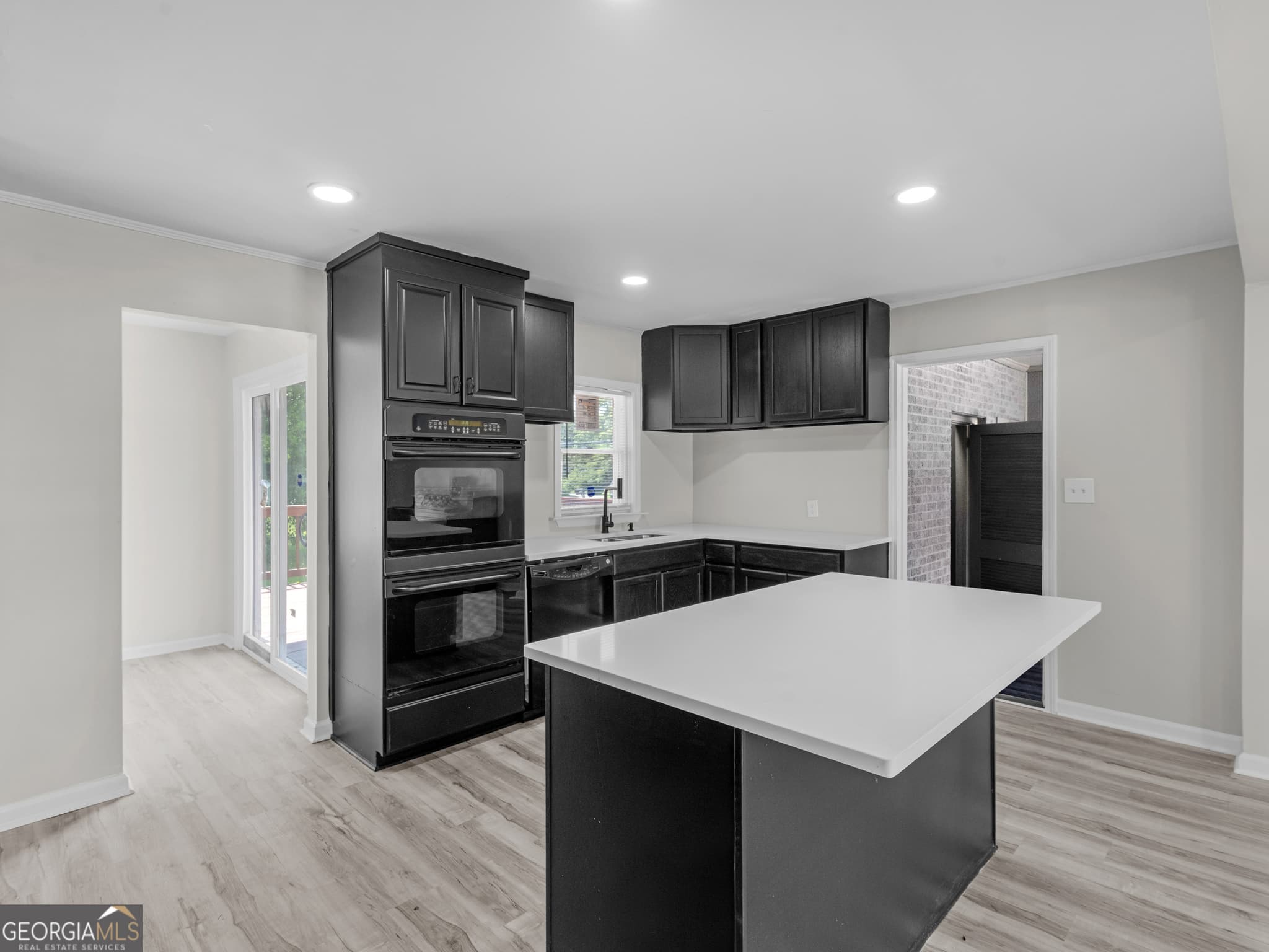 3 bedroom, 2.5 bathroom, 2,000 sq ft single family residence for sale at 3103 Stratford Drive, Macon, GA 31211 — photo 7