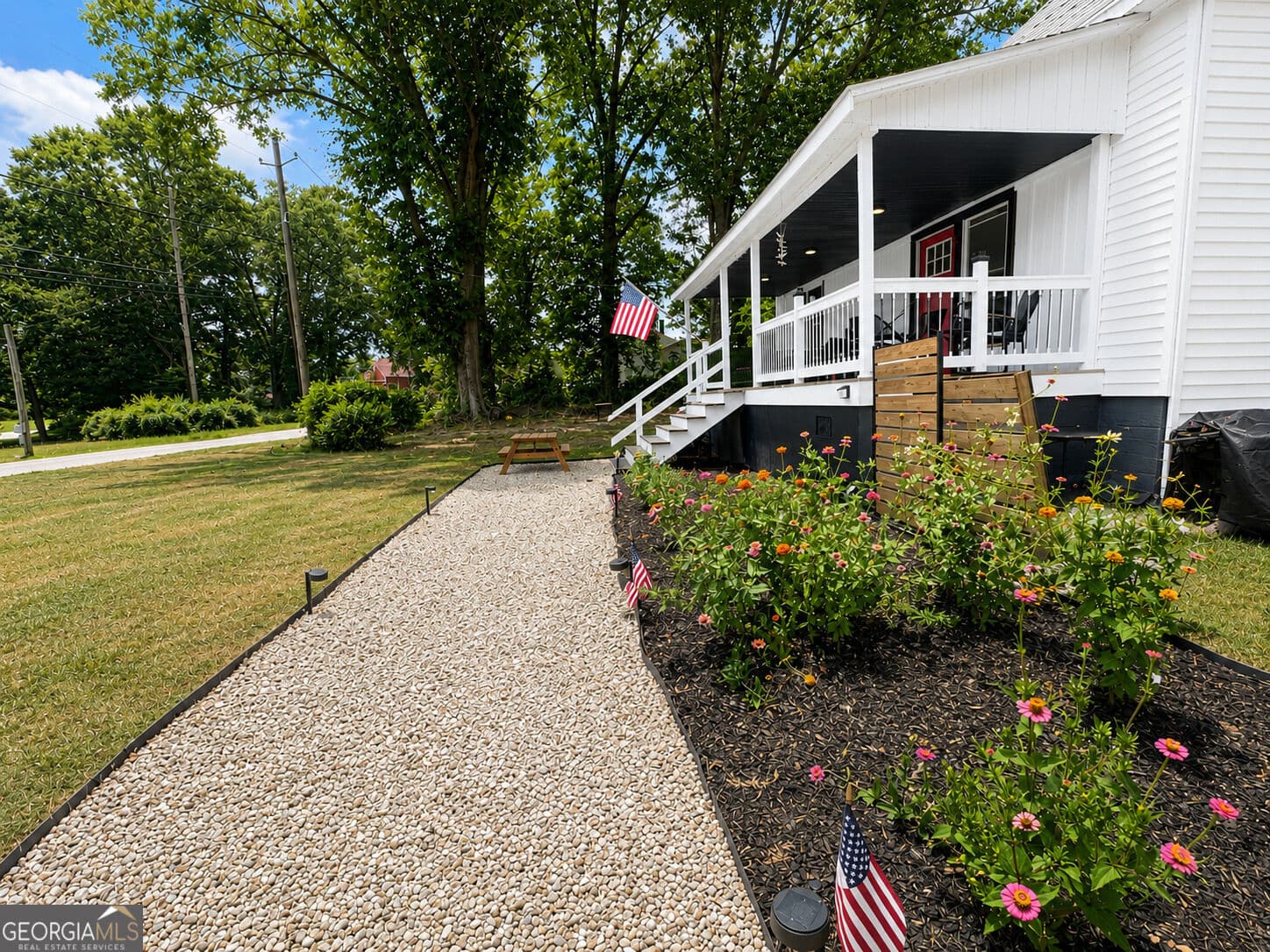 2 bedroom, 1 bathroom, 1,426 sq ft single family residence for sale at 30 Church Street, Carnesville, GA 30521 — photo 2