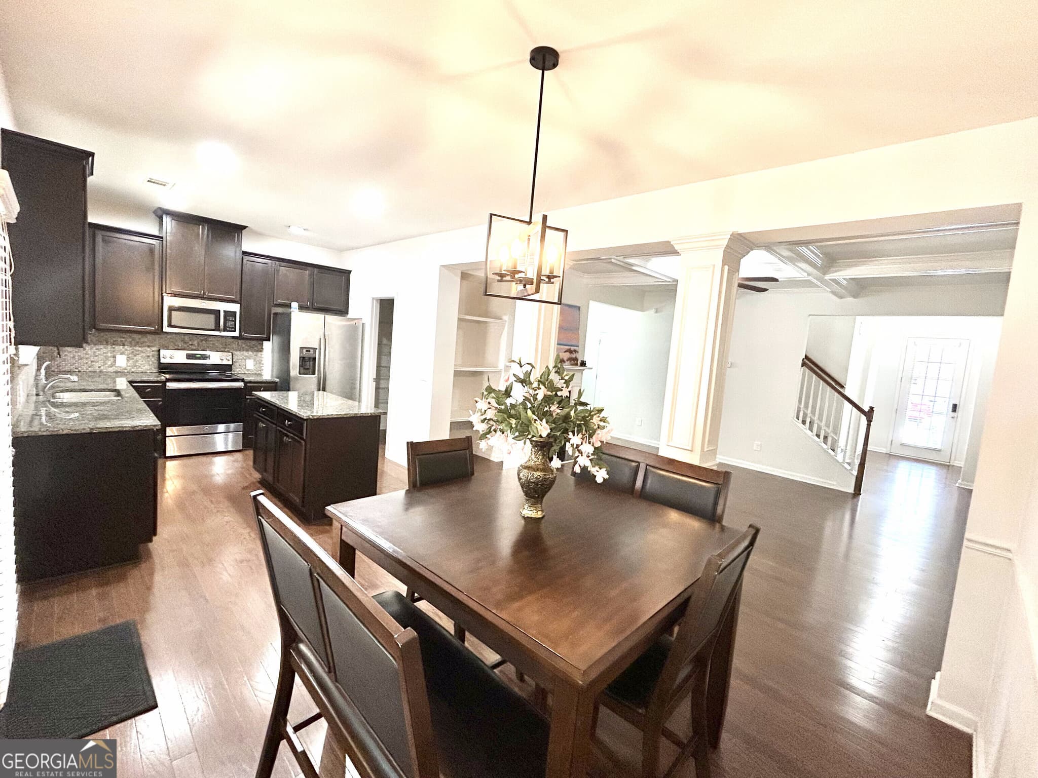 3 bedroom, 2.5 bathroom, 2,001 sq ft townhouse for sale at 3255 Clear View Drive, Snellville, GA 30078 — photo 9