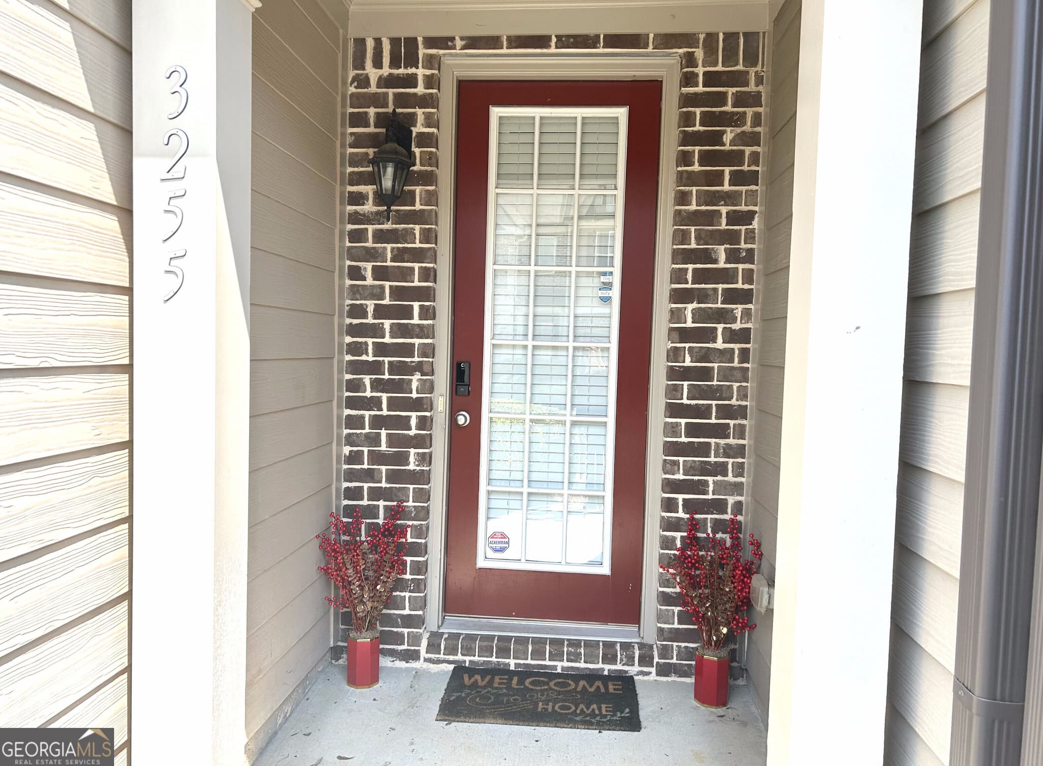 3 bedroom, 2.5 bathroom, 2,001 sq ft townhouse for sale at 3255 Clear View Drive, Snellville, GA 30078 — photo 4