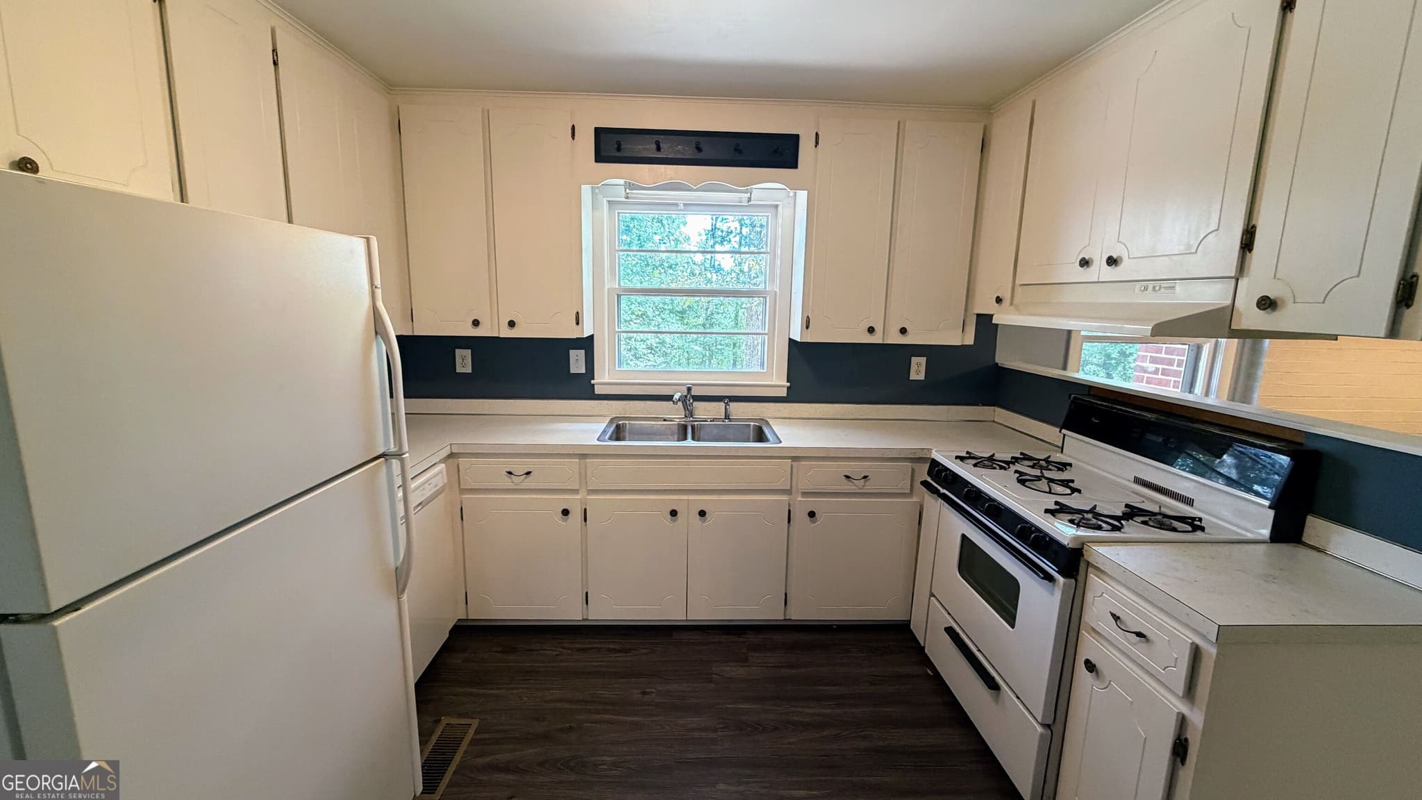 3 bedroom, 2 bathroom, 1,500 sq ft single family residence for sale at 6451 US Hwy 78, Eastaboga, AL 36260 — photo 9