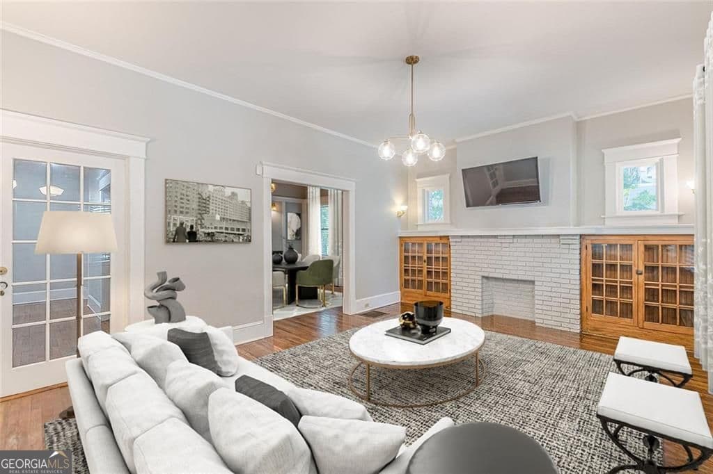 4 bedroom, 3 bathroom, 3,300 sq ft single family residence for sale at 537 Winton Terrace, Atlanta, GA 30308 — photo 4