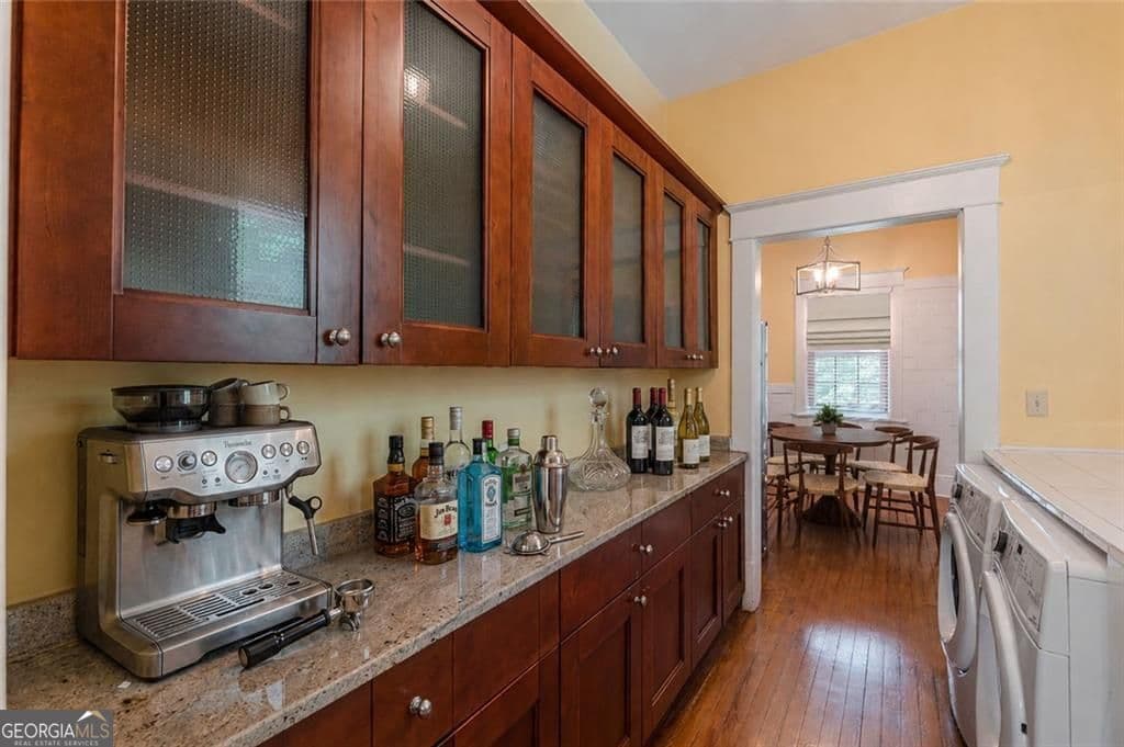 4 bedroom, 3 bathroom, 3,300 sq ft single family residence for sale at 537 Winton Terrace, Atlanta, GA 30308 — photo 8