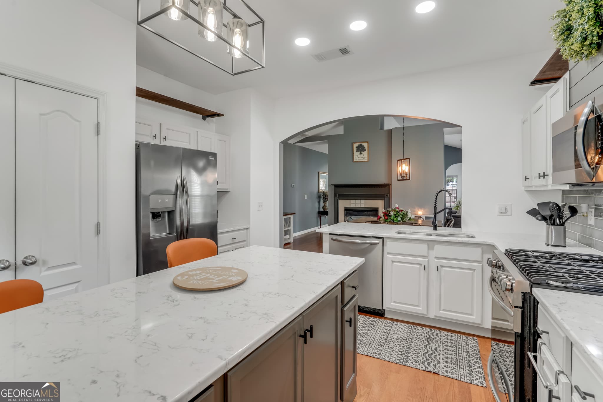 3 bedroom, 2 bathroom, 1,803 sq ft single family residence for sale at 143 Fairway Drive, Newnan, GA 30265 — photo 6