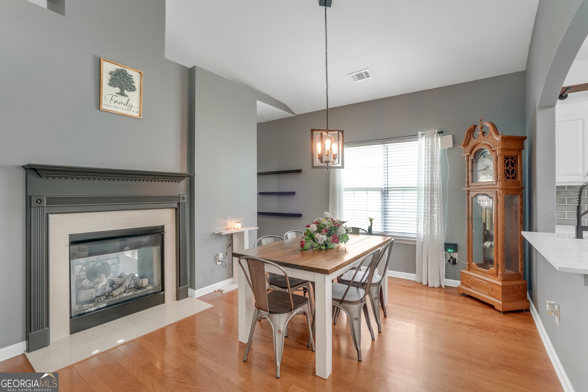 3 bedroom, 2 bathroom, 1,803 sq ft single family residence for sale at 143 Fairway Drive, Newnan, GA 30265 — photo 8