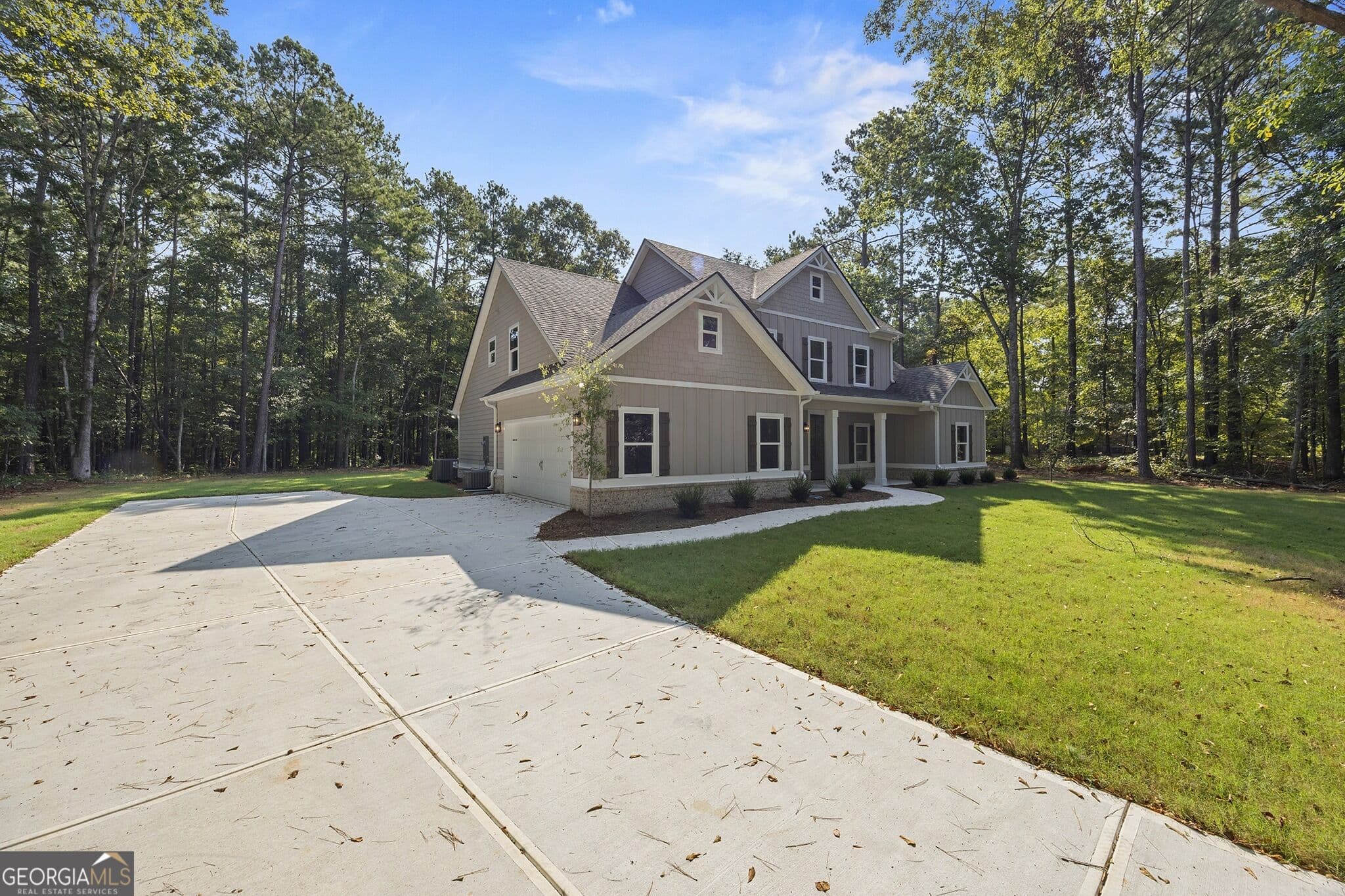 4 bedroom, 4.5 bathroom, 3,030 sq ft single family residence for sale at 546 Harbour Shores, Jackson, GA 30233 — photo 2