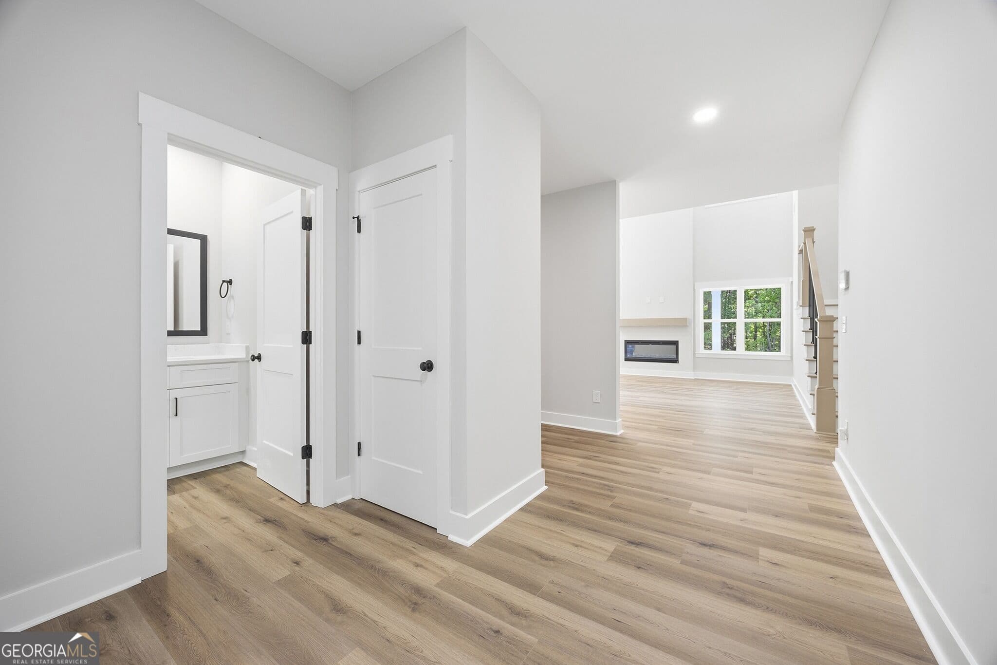 4 bedroom, 4.5 bathroom, 3,030 sq ft single family residence for sale at 546 Harbour Shores, Jackson, GA 30233 — photo 6
