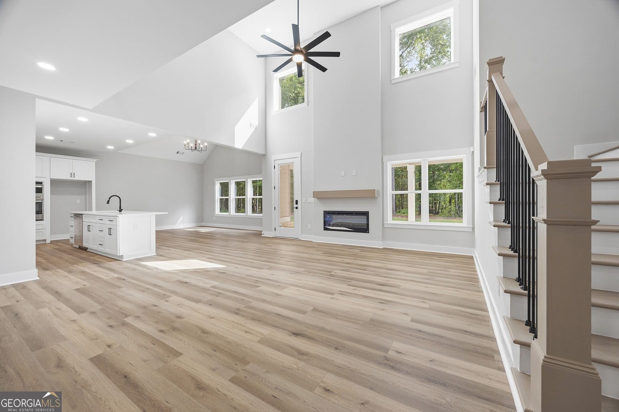 4 bedroom, 4.5 bathroom, 3,030 sq ft single family residence for sale at 546 Harbour Shores, Jackson, GA 30233 — photo 9