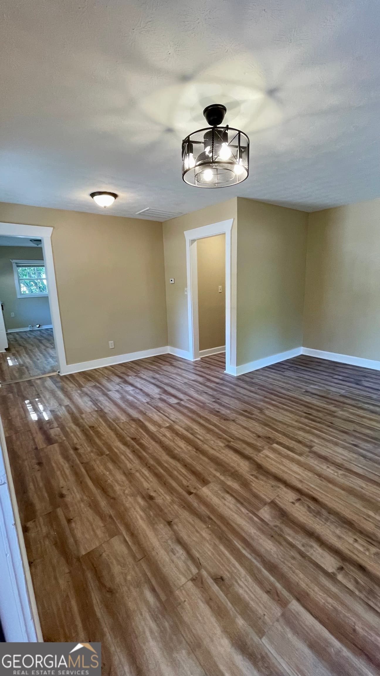 2 bedroom, 1 bathroom, 853 sq ft single family residence for sale at 611 W Moore Street, Dublin, GA 31021 — photo 8