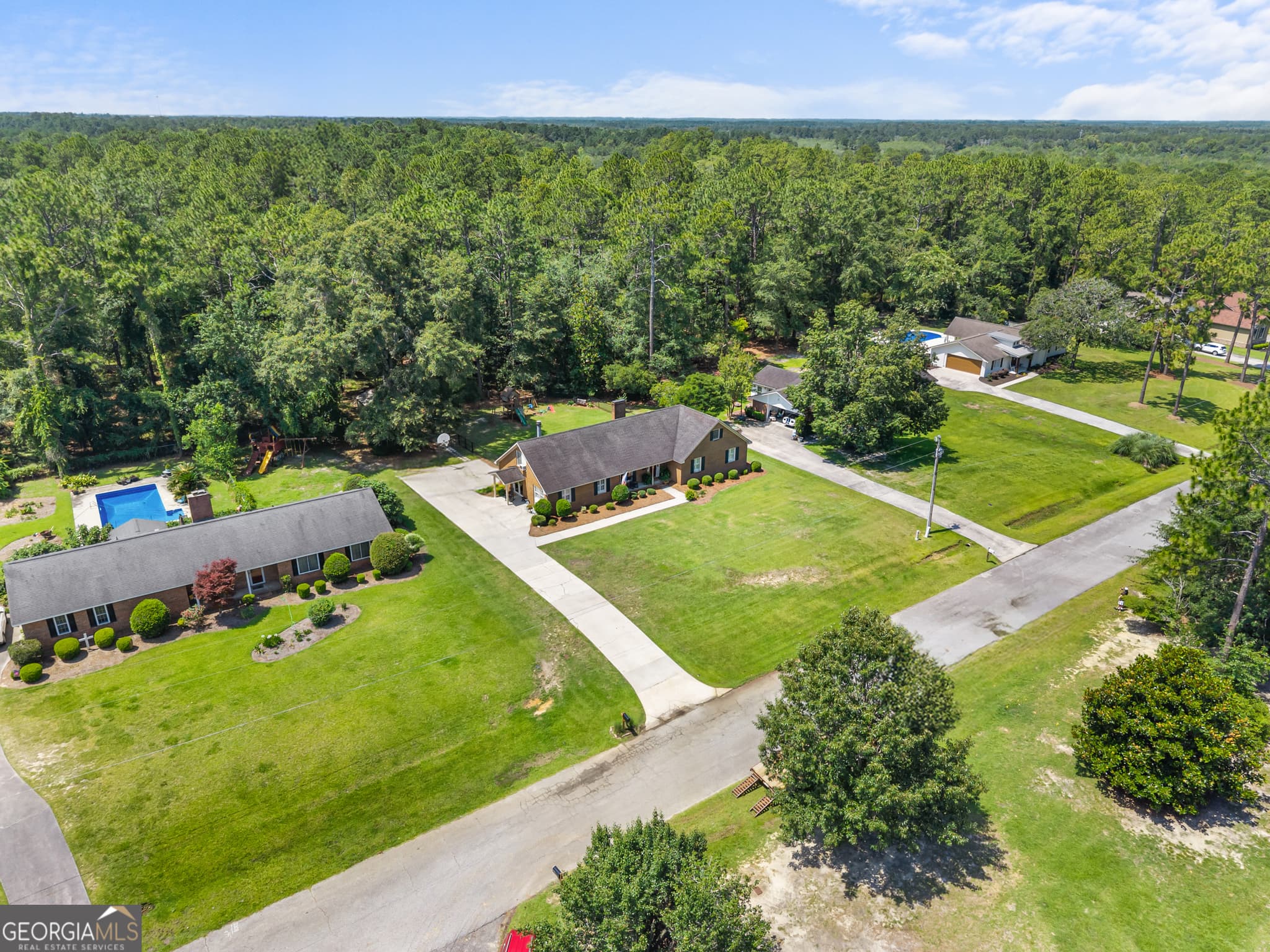 4 bedroom, 2 bathroom, 3,233 sq ft single family residence for sale at 116 Evergreen Drive, Statesboro, GA 30458 — photo 2